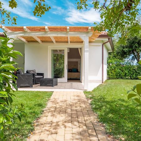 Resort Abbaia Ba Будони Экстерьер фото